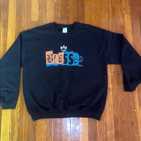 Sweatshirt - Picture 2 of 3